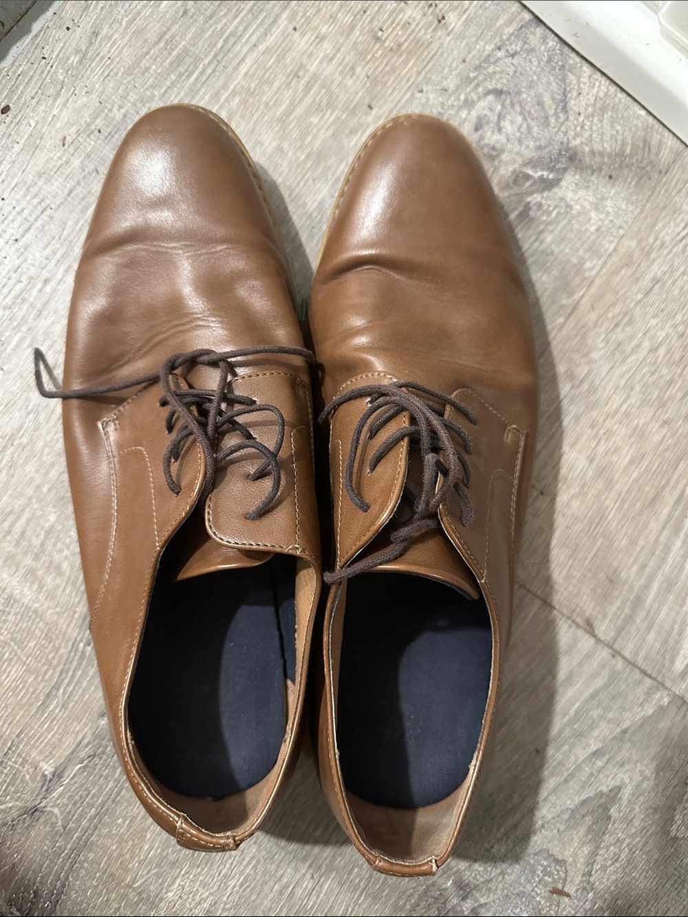 Classic Men's Brown Leather Lace-Up Dress Shoes